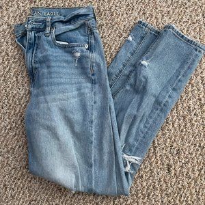 American Eagle Mom Jeans Distressed, Size 2 Long